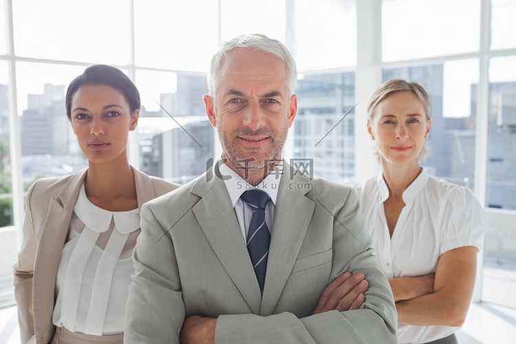 万亿美元AI狂欢的另一面:Wix/Adobe股价暴跌30% 美银列26家高危企业平均跑输大盘22%